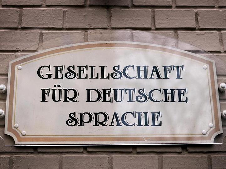 Die Gesellschaft für deutsche Sprache hat das Wort "Respektrente" ausgewählt.