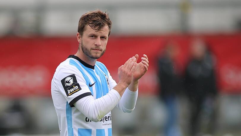 Sollte die Sechzger als Rückkehrer in die Zweite Liga führen, doch nach zwei erfolglosen Anläufen versucht er sein Aufstiegs-Glück bei der Konkurrenz aus Saarbrücken: Ex-Löwe Richard Neudecker.