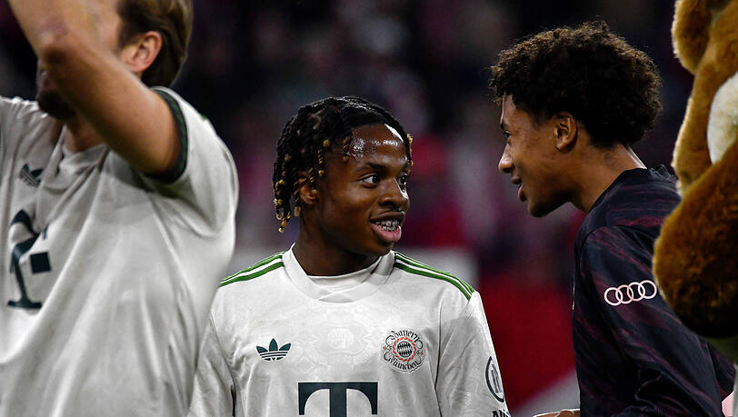 Liga-Debüt mit 17 Jahren für den FC Bayern: Wisdom Mike (l.).