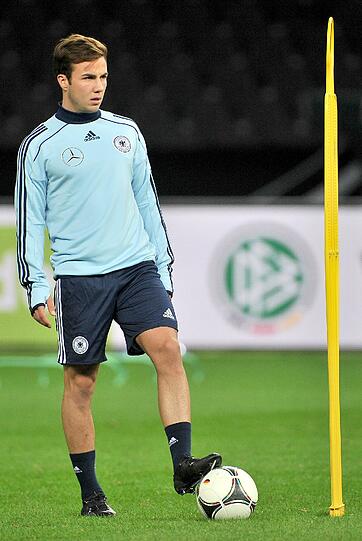 MARIO GÖTZE: Kam nach 68 Minuten für Müller. Tauschte mit Reus die Seiten, hatte kaum Szenen. Note 4