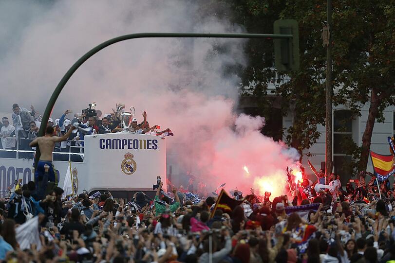 Real Madrid feiert seinen Champions-League-Titel mit den Fans in Madrid