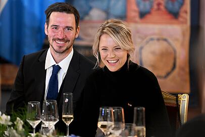 Strahlen beim Dinner um die Wette: Felix und Miriam Neureuther Strahlen beim Dinner um die Wette: Felix und Miriam Neureuther