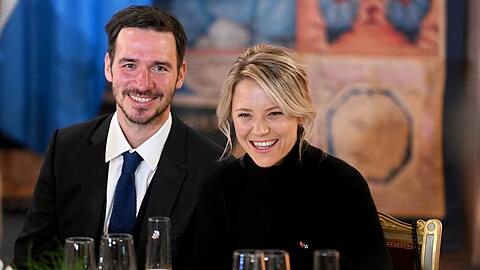 Strahlen beim Dinner um die Wette: Felix und Miriam Neureuther