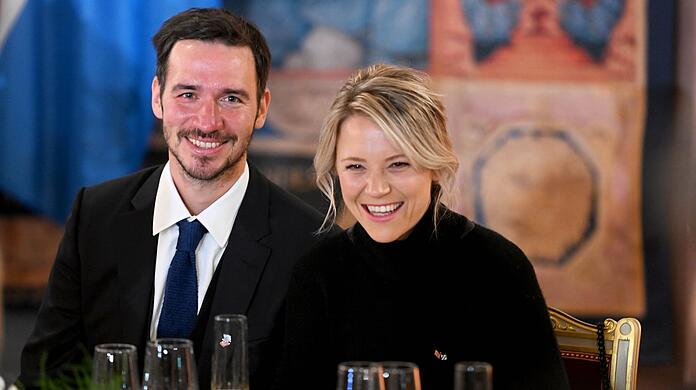 Strahlen beim Dinner um die Wette: Felix und Miriam Neureuther