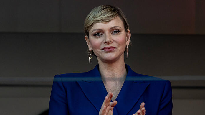 Fürstin Charlène von Monaco ist meistens total elegant gekleidet. Nun überrascht sie mit einem neuen Look.