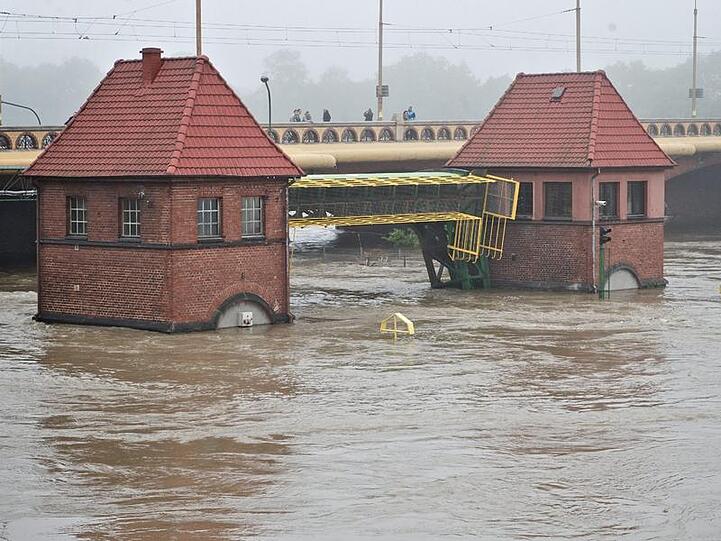 Die Oder ist in Breslau über die Ufer getreten