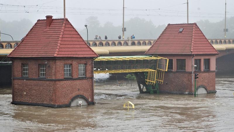 Die Oder ist in Breslau über die Ufer getreten Die Oder ist in Breslau über die Ufer getreten