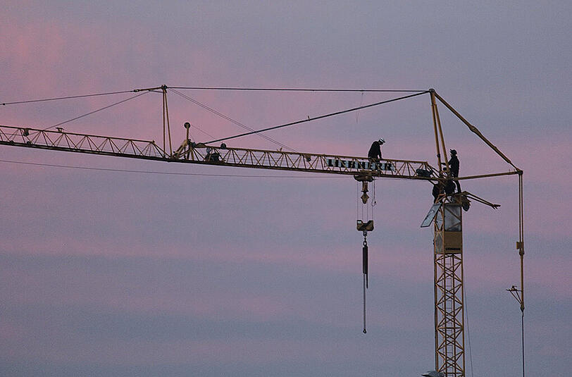 Seit Montagmorgen ist die Baustelle der Wiesenhof Schlachtfabrik besetzt.
