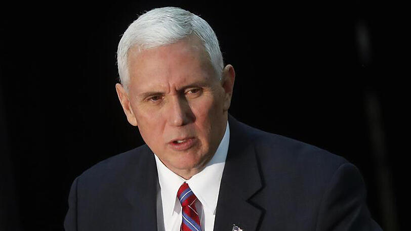 Hat laut einem Medienbericht als Gouverneur von Indiana ein privates E-Mailkonto für dienstliche Zwecke benutzt: US-Vizepräsident Mike Pence.