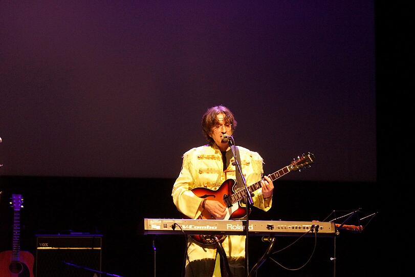 Im Gasteig zeigt Filmemacher Klaus Bichlmeier das Beatles-Musical mit Kurzfilmen. So war die Premiere.