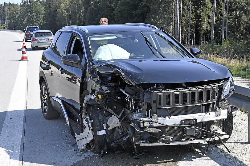An dem Peugot 3008 entstand vergleichsweise wenig Schaden.