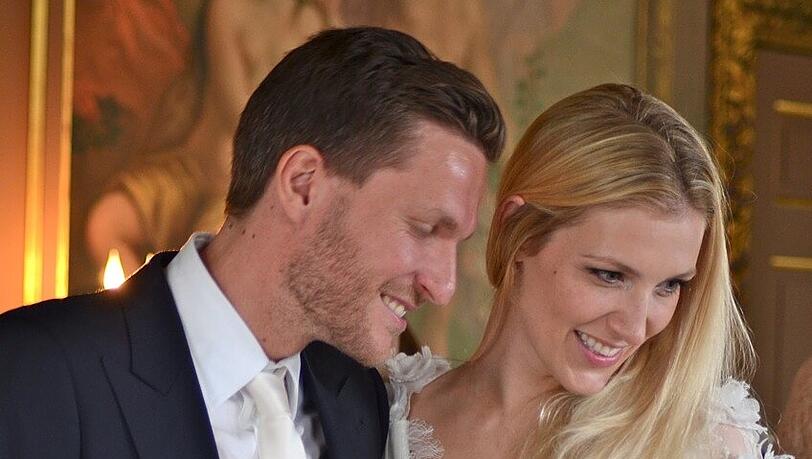 Benny Lauth hat seine Juliane heimlich in London geheiratet. Die Bilder von der Hochzeit. Benny Lauth hat seine Juliane heimlich in London geheiratet. Die Bilder von der Hochzeit.