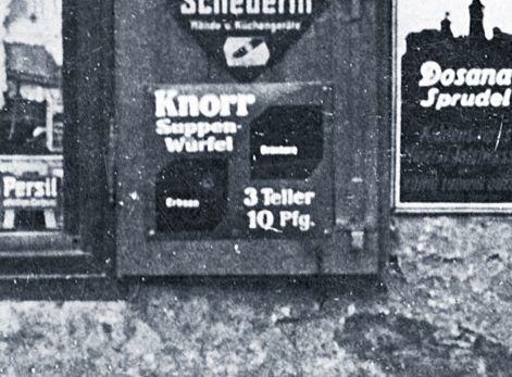 Knorr: Jeder Fernsehzuschauer weiß, dass es diese Marke noch gibt! Carl Heinrich Theodor Knorr gründet das Unternehmen 1838 in Heilbronn. 1897 wird die Fertigsuppe als Tablette angeboten, später als Würfel. Ab 1922 übernimmt die Hamburger Firma "Maizena" mehr und mehr Aktien. Heute gehört Knorr zu Unilever.