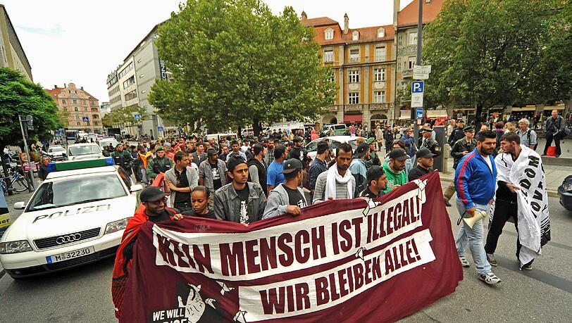 Flüchtlinge aus Syrien demonstrierten am Mittwoch in München. Flüchtlinge aus Syrien demonstrierten am Mittwoch in München.
