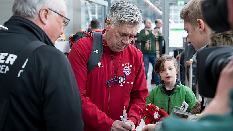 Für Trainer Carlo Ancelotti ist es di erste Asien-Tour mit dem FC Bayern. Für Trainer Carlo Ancelotti ist es di erste Asien-Tour mit dem FC Bayern.