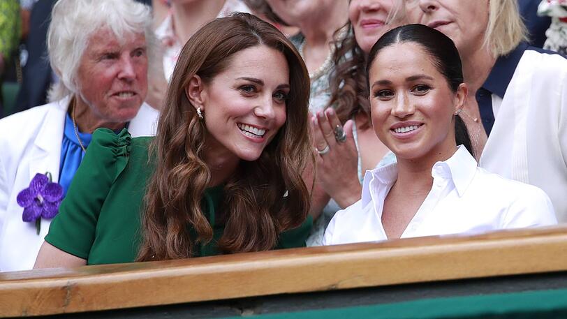 Einer der seltenen gemeinsamen Auftritte der Herzoginnen: Meghan und Kate bei Wimbledon 2019.