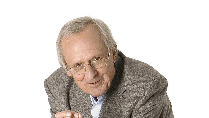 "Ich kann doch auch nichts dafür" heißt das Programm von Dieter Hildebrandt. "Ich kann doch auch nichts dafür" heißt das Programm von Dieter Hildebrandt.