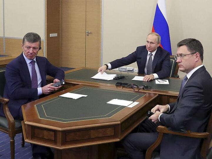 Der Putin-Vertraute Dmitri Kosak (l) ist jetzt hauptamtlich und dauerhaft für die Ukraine zuständig.