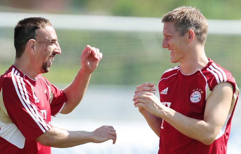 Spaßvogel Ribéry macht die Musik: Der Bayern-star übernahm im Trainingslager kurzerhand das DJ-Pult. Die Bilder