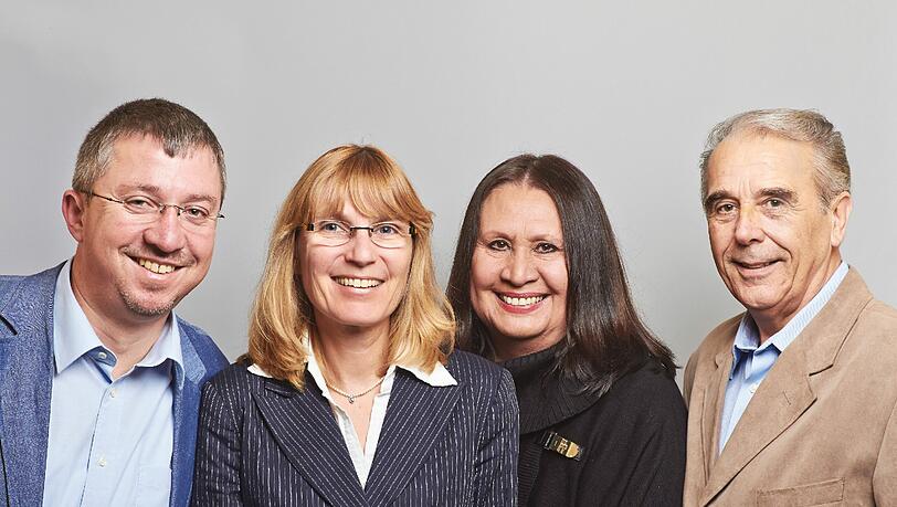 V.l.: Christian Müller, Constanze Söllner-Schaar, Graciela Cammerer, Willy Schneider führen die Kandidatenliste für den Bezirksausschuss 2014 an. V.l.: Christian Müller, Constanze Söllner-Schaar, Graciela Cammerer, Willy Schneider führen die Kandidatenliste für den Bezirksausschuss 2014 an.