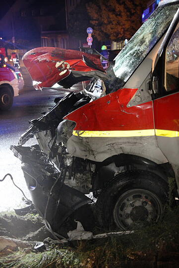 Crash mit Rettungswagen: Bilder aus Landshut!