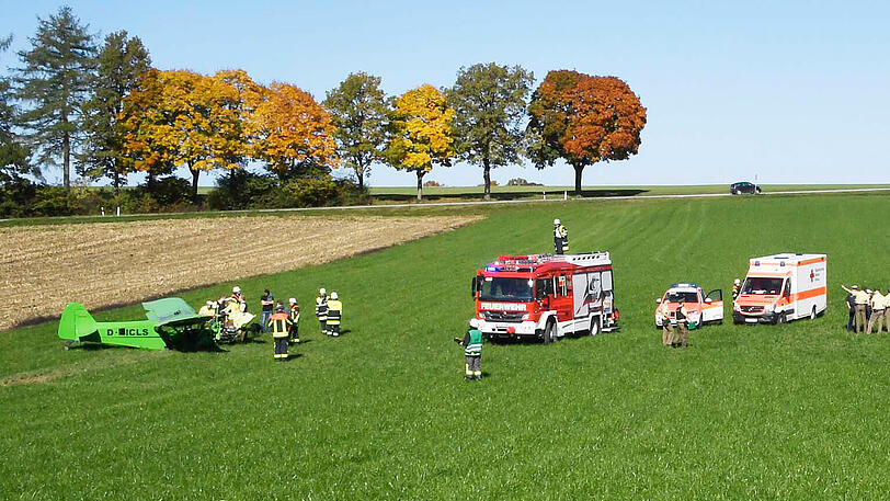 Die Bilder vom Ultraleichtflugzeug-Absturz bei Sauerlach.