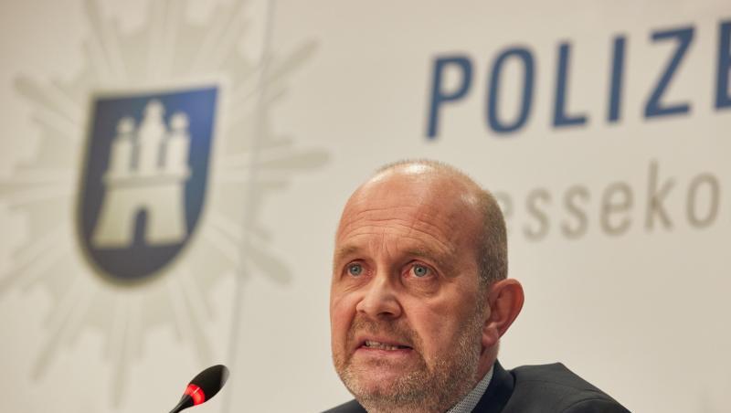 Claus Cortnumme, Leiter des polizeilichen Staatsschutzes, bei einer Pressekonferenz von Generalstaatsanwaltschaft und Polizei.