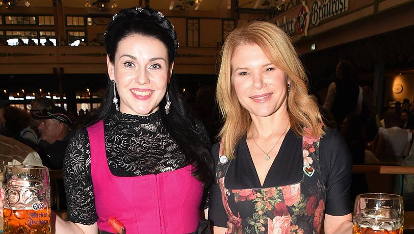 Anita Eichhorn mit "Dahoam is Dahoam"-Kollegin Silke Popp.