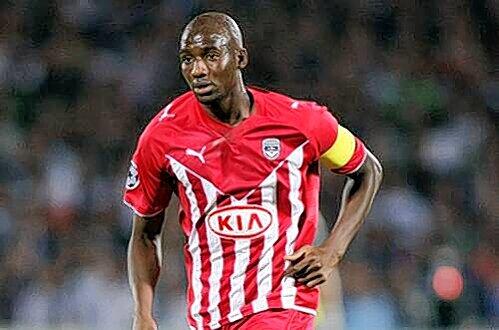 Ex-Bayer Alou Diarra als Kapitän von Girondins Bordeaux.