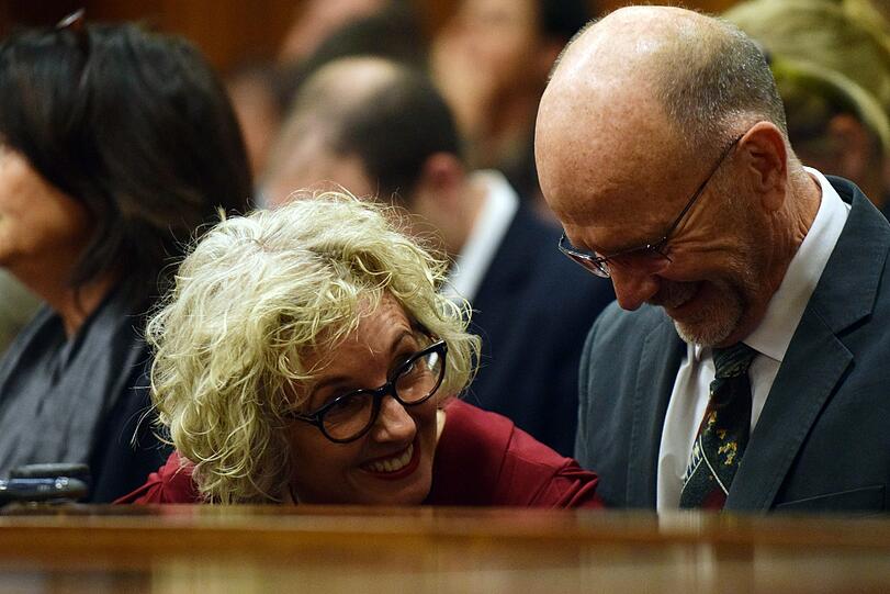 Lois and Arnold, Tante und Onkel des Angeklagten Oscar Pistorius.