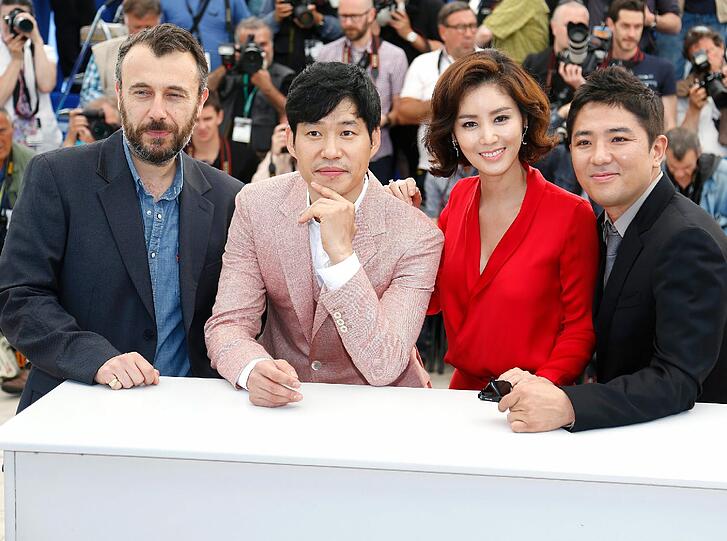 Vn links: Frederic Cavaye, Yu Jun-Sang, Kim Sung-Ryoung und Direktor Chang