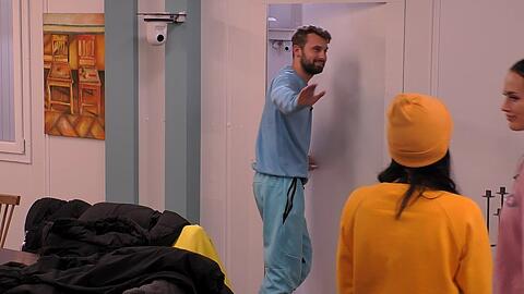 Der Moment des Abschieds: Dominik Stuckmann verlässt den TV-Container von "Promi Big Brother".