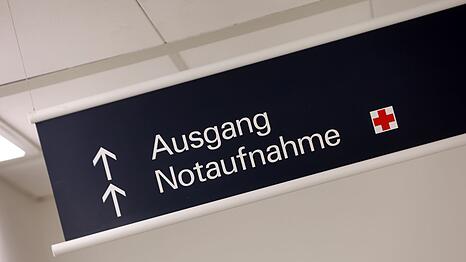 Bayerns Krankenhauslandschaft ist im Umbruch - bis zum Jahresende soll die Zuweisung der Leistungsgruppen abgeschlossen sein. (Symbolbild)