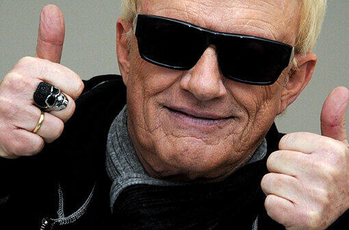 HEINO: Der Schlagersänger hält sich am Finalwochenende auf einem Rockkonzert in Frankfurt am Main auf. Der Rheinländer, der aber Bayern-Fan ist, kann sich nicht entscheiden: &bdquo;Da schlagen zwei Herzen in meiner Brust.&ldquo;