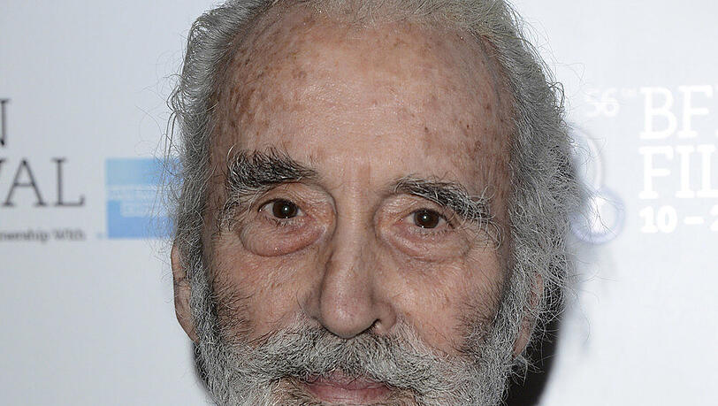 Sir Christopher Lee verstarb am Sonntag im Alter von 93 Jahren Sir Christopher Lee verstarb am Sonntag im Alter von 93 Jahren