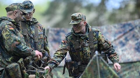 Vom "Zivi" zum Heimatschutz - Verweigerer melden sich nachträglich für die Bundeswehr (Symbolbild).