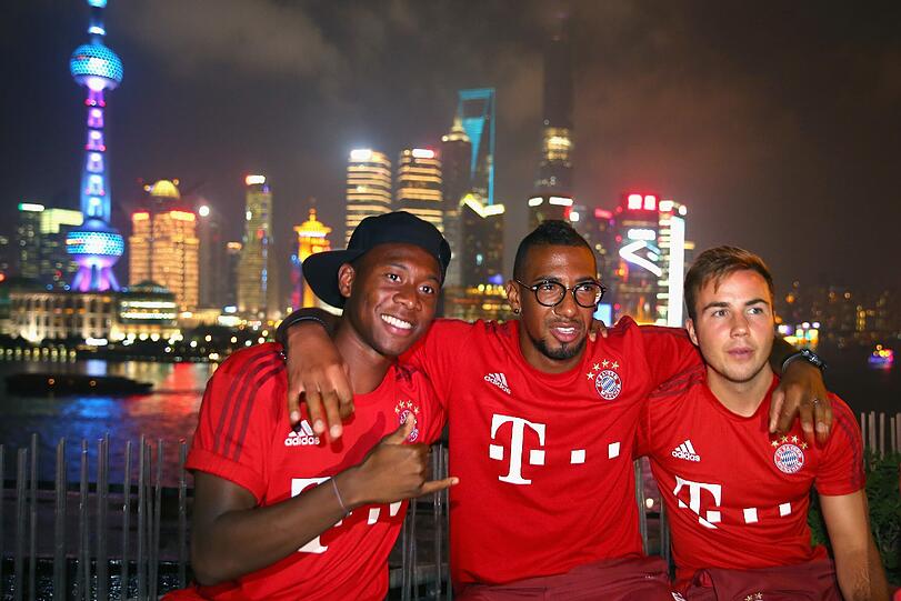 Die Bayern-Stars haben Spaß - über den Dächern von Shanghai. Die Bilder der AUDI Night