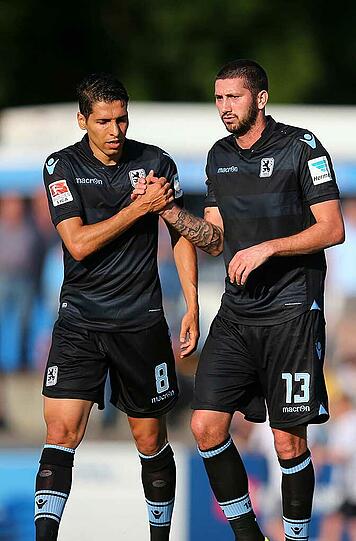 Am Freitagabend fand das Testspiel zwischen dem TSV 1860 und dem FC Basel statt. Sascha Mölders rettete den Löwen durch ein Tor in den letzten Minuten das 1:1-Unentschieden. Die Bilder.