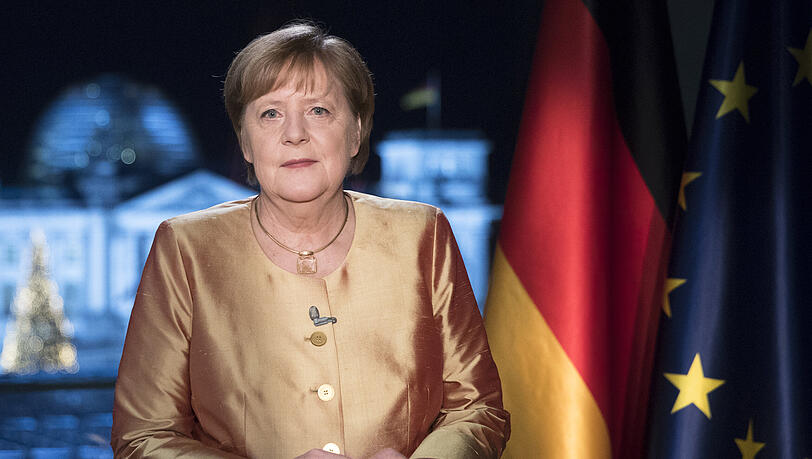 Bundeskanzlerin Angela Merkel spricht bei der Fernsehaufzeichnung ihrer jährlichen Neujahrsansprache im Kanzleramt.