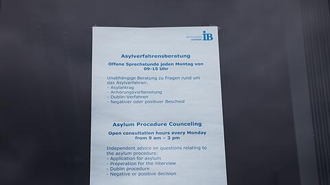 Soll f&uuml;r Asylberatungen von Verb&auml;nden die F&ouml;rderung gestrichen werden? Das Ministerium verweist darauf, dass die Haushaltsberatungen dazu noch ausstehen.