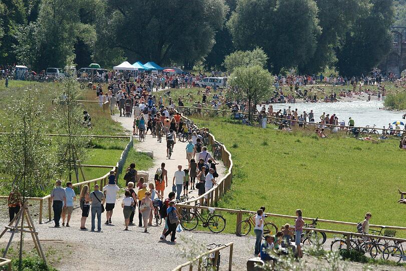 So schön war das Fest an der Isar: Tausende haben das Ende der Renaturierung gefeiert. Die besten Bilder vom Fluss-Fest.