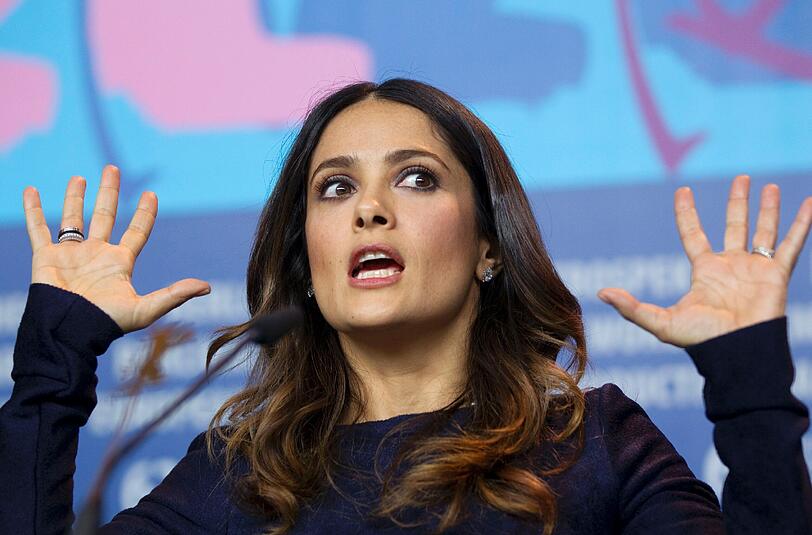 Salma Hayek stellt auf der Pressekonferenz den Film "As Luck Would Have It" vor.