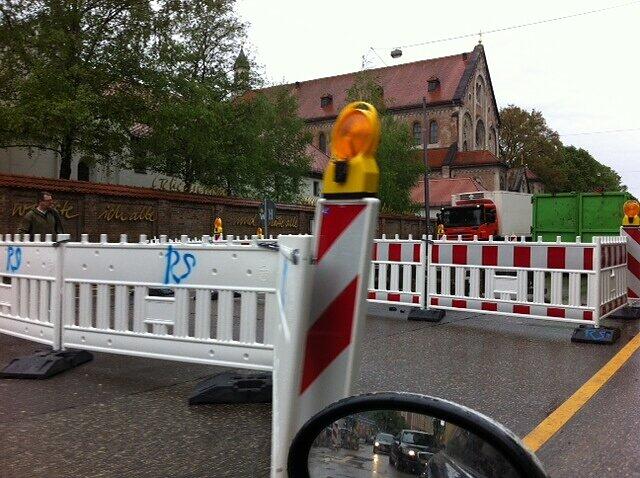 Die Kapuzinerstraße soll breiter werden. Der Fahrbahnbelag wird zudem abschnittsweise erneuert.