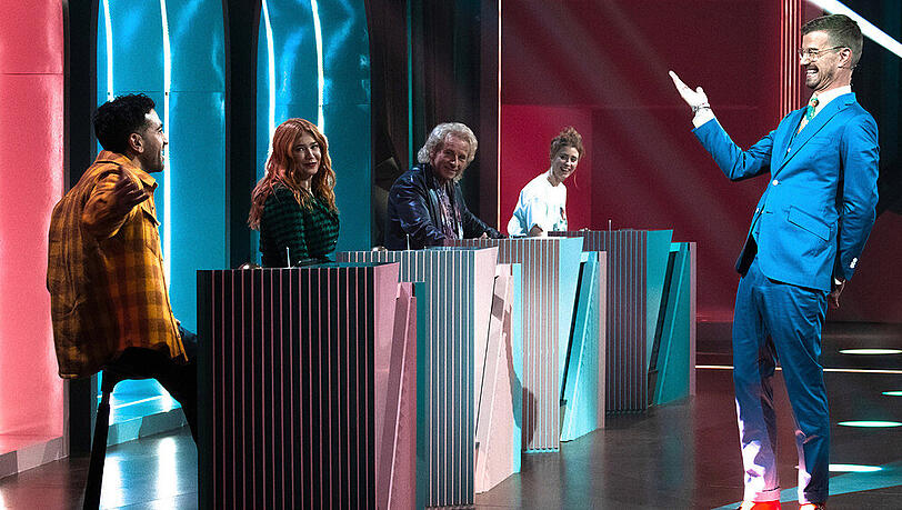 "Wer stiehlt mir die Show?" mit (v.l.): Elyas M'Barek, Palina Rojinski, Thomas Gottschalk und Gegner Joko Winterscheidt.