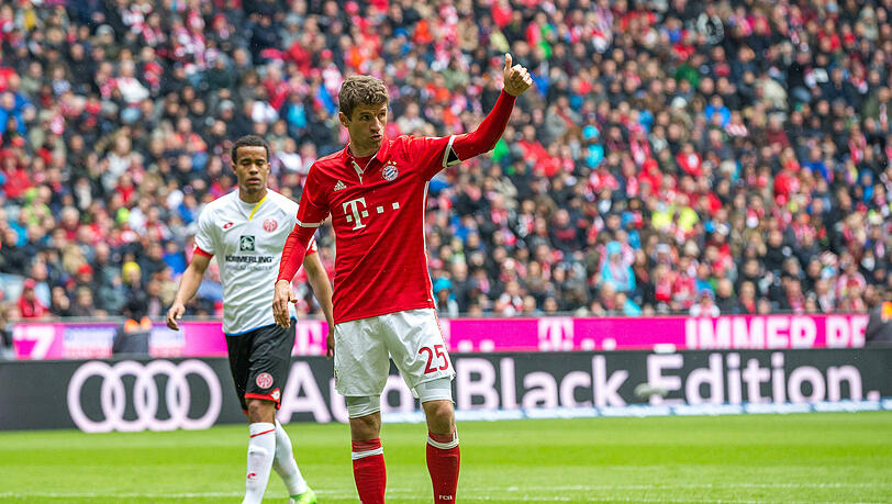 Thomas Müller führt 2017 erstmals den FC Bayern als Kapitän aufs Feld. Thomas Müller führt 2017 erstmals den FC Bayern als Kapitän aufs Feld.