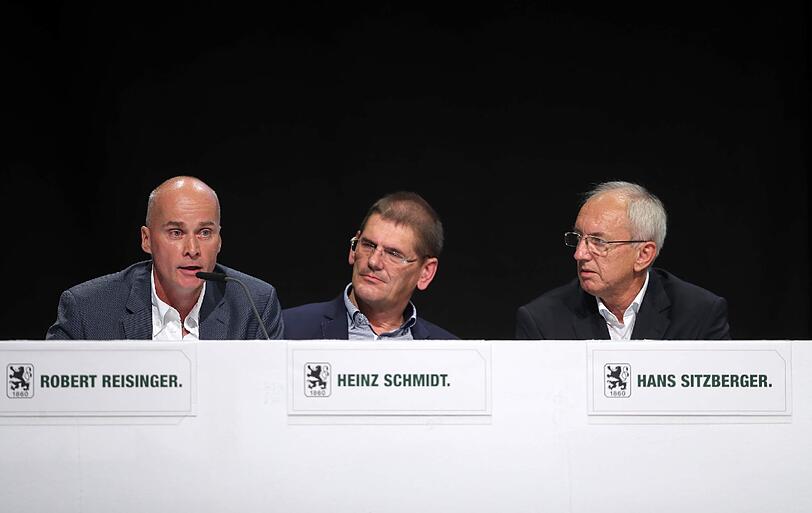 Die Bilder von der Mitgliederversammlung der Münchner Löwen im Zenith.