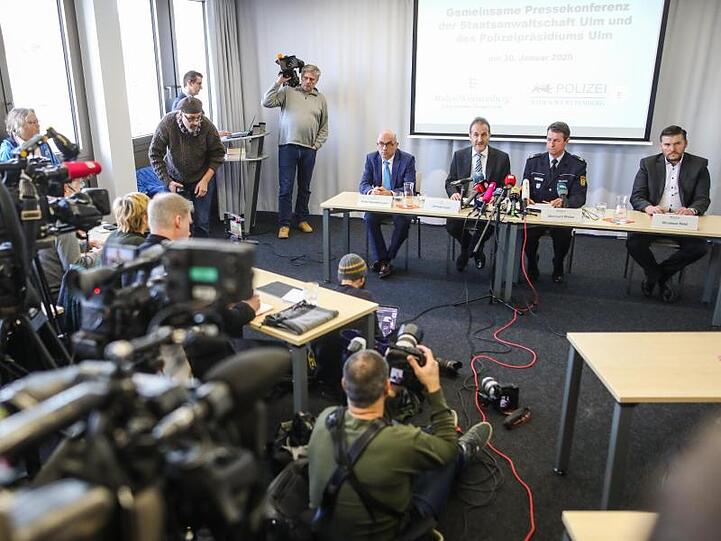 Pressekonferenz der Staatsanwaltschaft Ulm. Foto: Christoph Schmidt/dpa