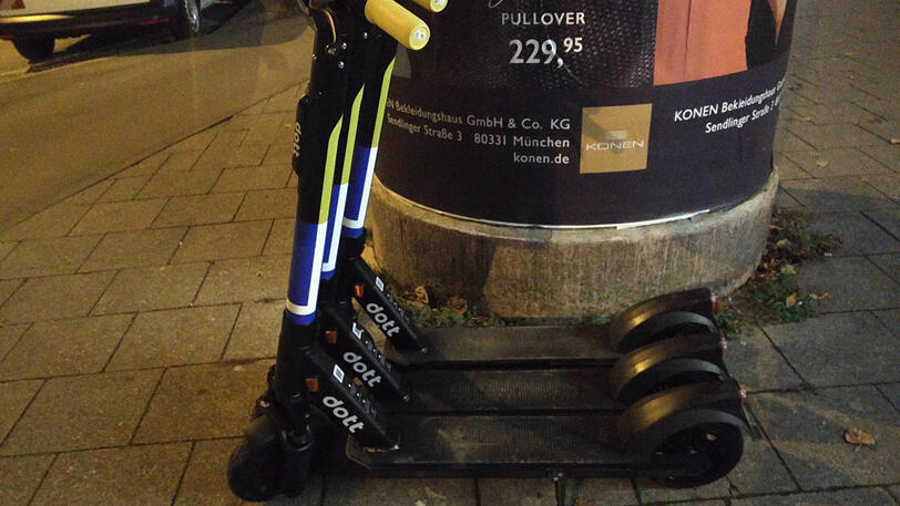 Die E-Scooter des Anbieters "dott" rollen seit einer Woche durch München.