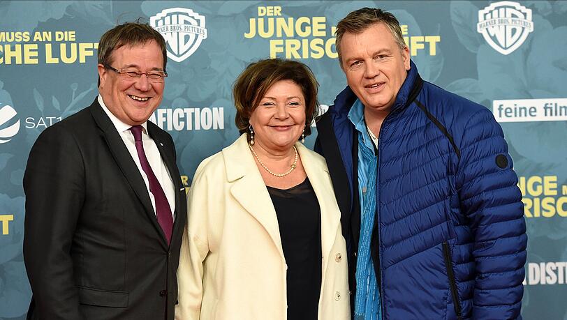 Kino-Premiere von "Der Junge muss an die frische Luft": Armin Laschet mit Ehefrau Susanne und Hape Kerkeling