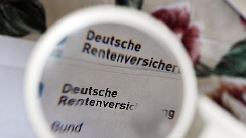 Blickpunkt Rente: Wie viel mehr oder weniger es künftig gibt, entscheidet sich im Bundestag. (Symbolbild)